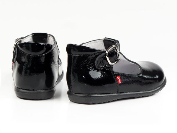 Emel Black Patent Leather Clasp Pumps (e2346)